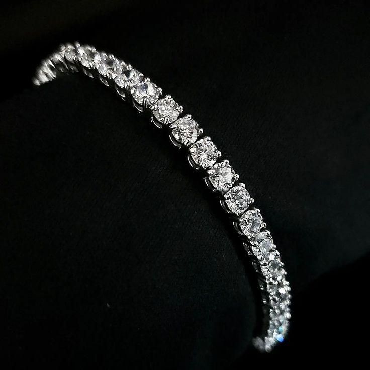 Sparkle : Elegant Tennis Bracelet