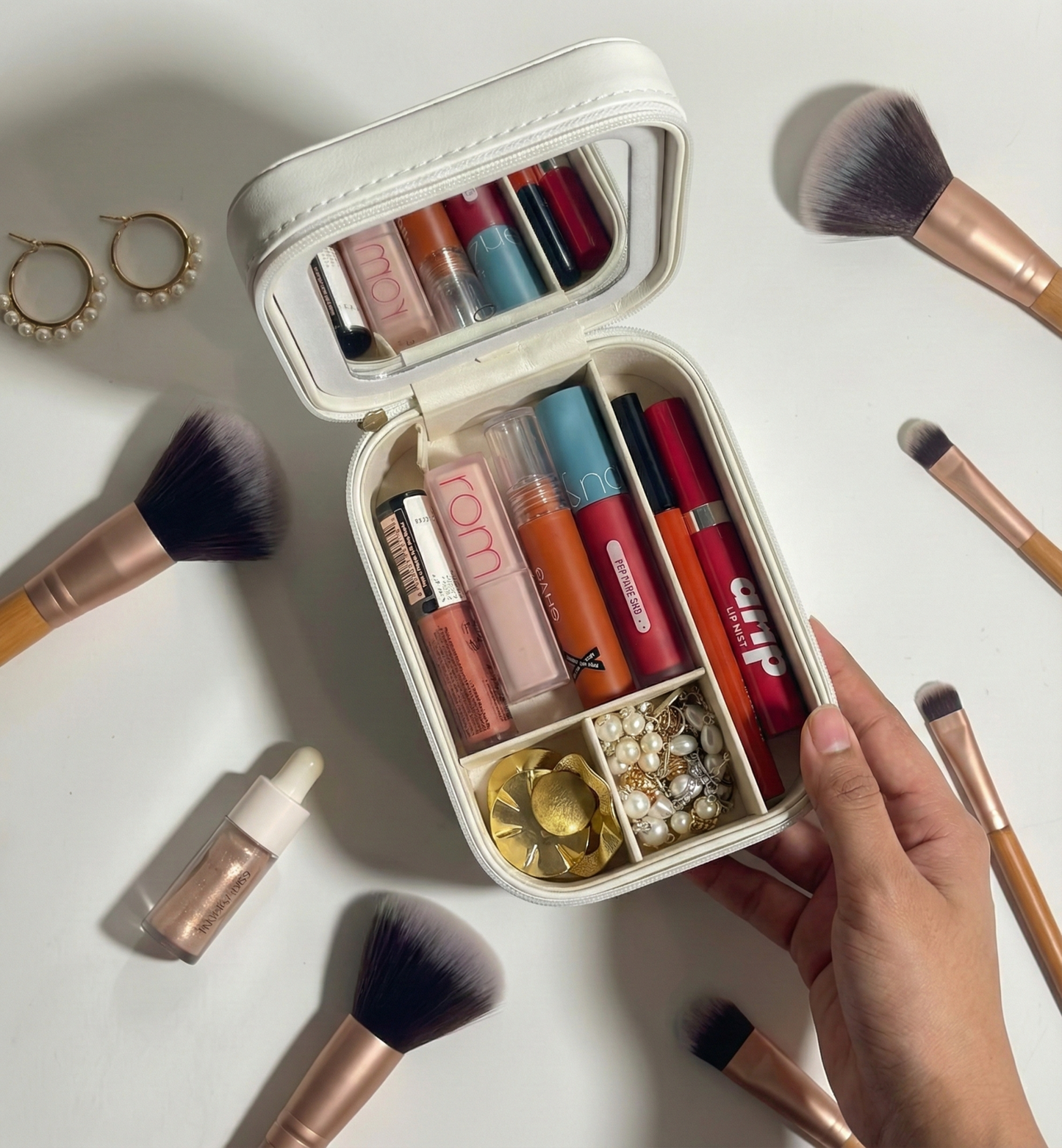 LuxeGlow™ : Premium Makeup Box with LED Mirror